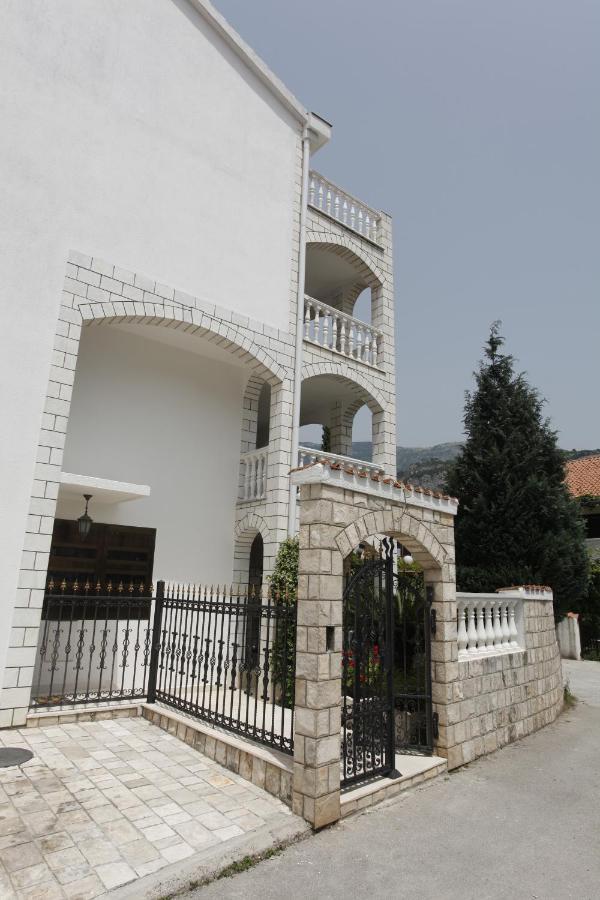 Apartment Perovic