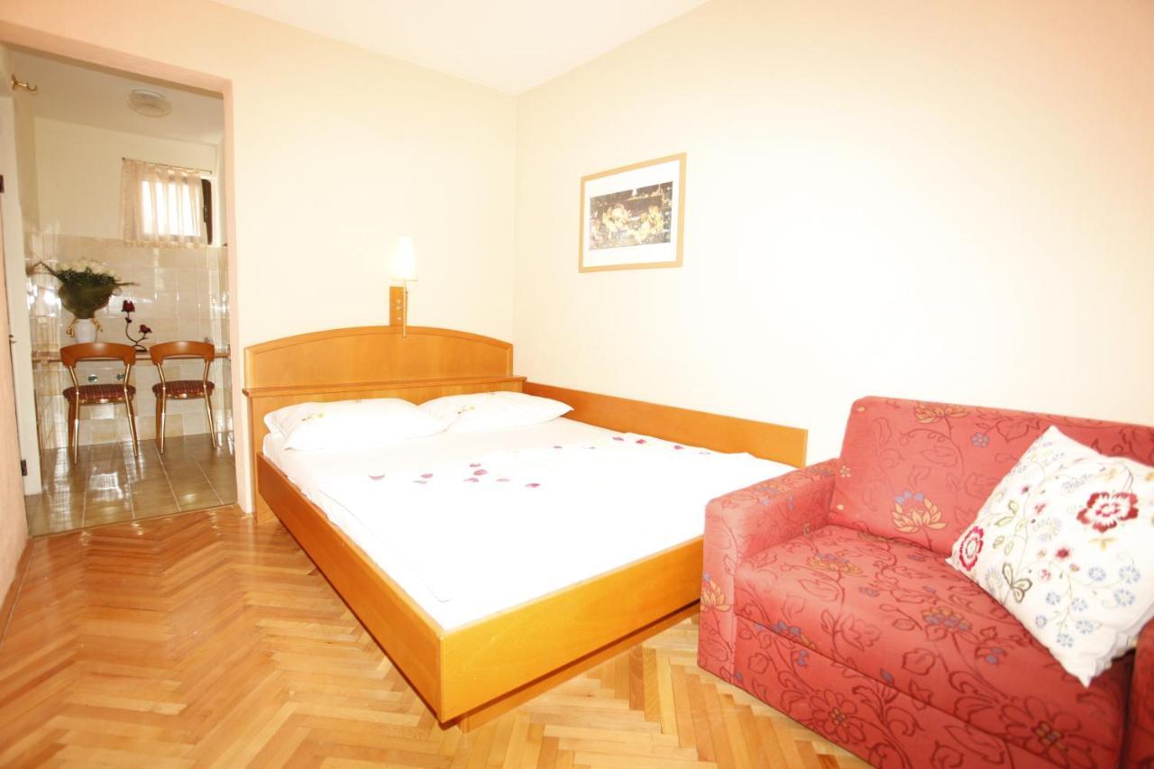 Apartment Perovic *